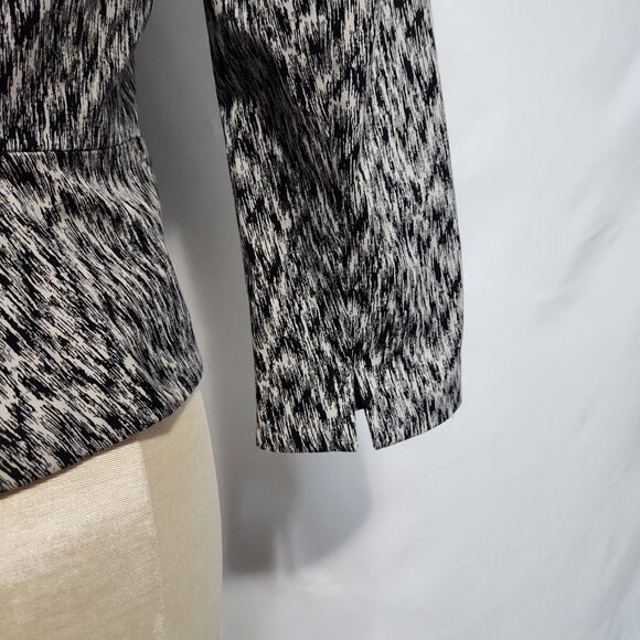 express Black White Patterned Blazer Jacket - Size 8 - Picture 6 of 14